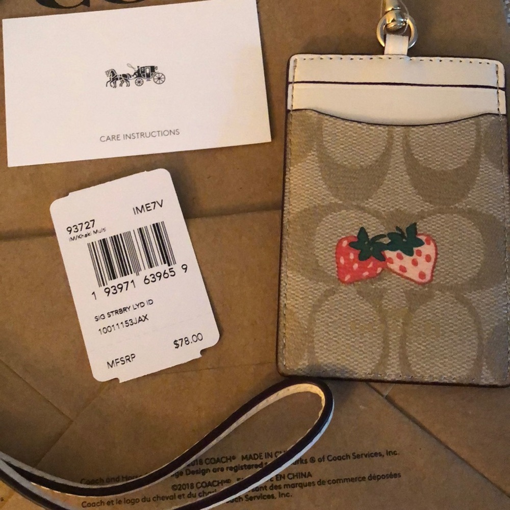 NWT-🍓Coach ID Lanyard - Picture 3 of 3